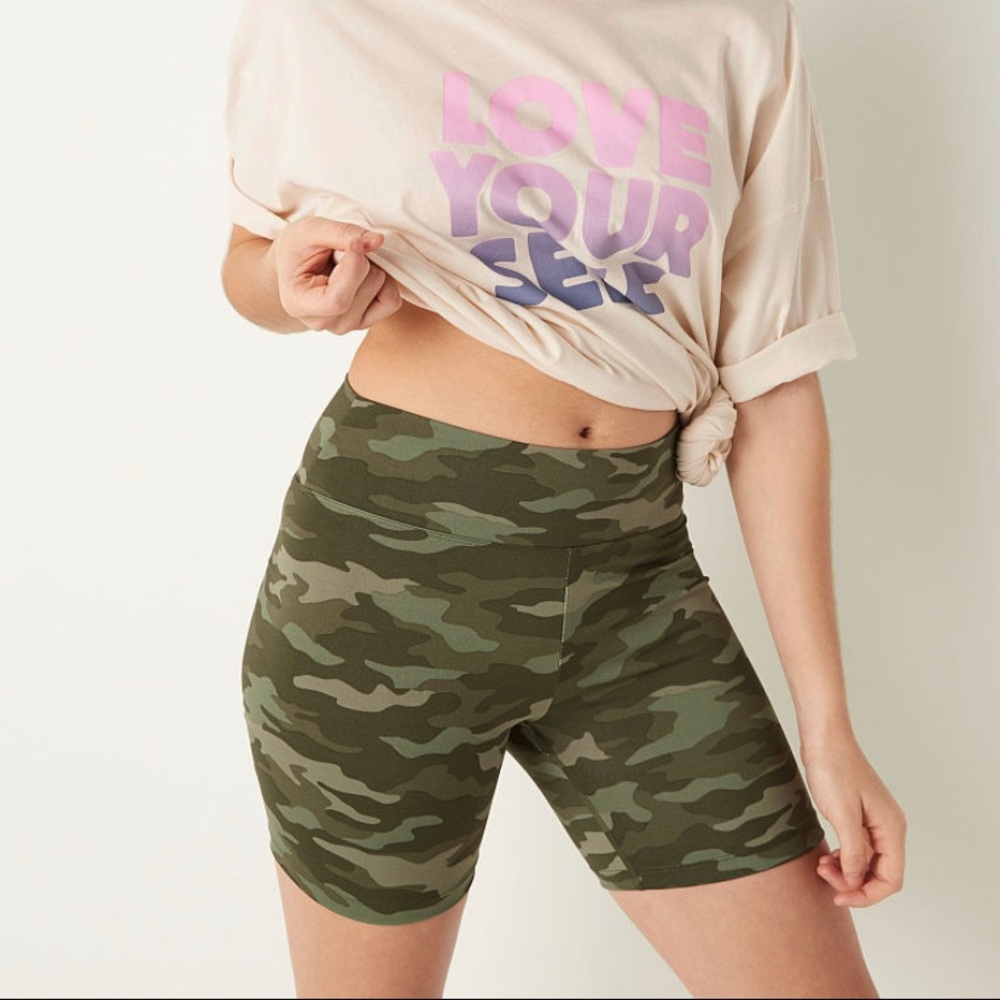 Camo bike shorts VS